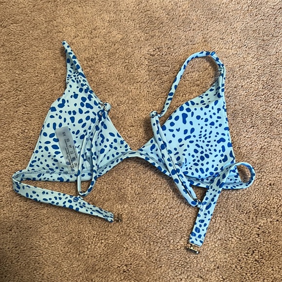blue triangle bikini top, never worn, adjustable straps, great condition! - Picture 2 of 2